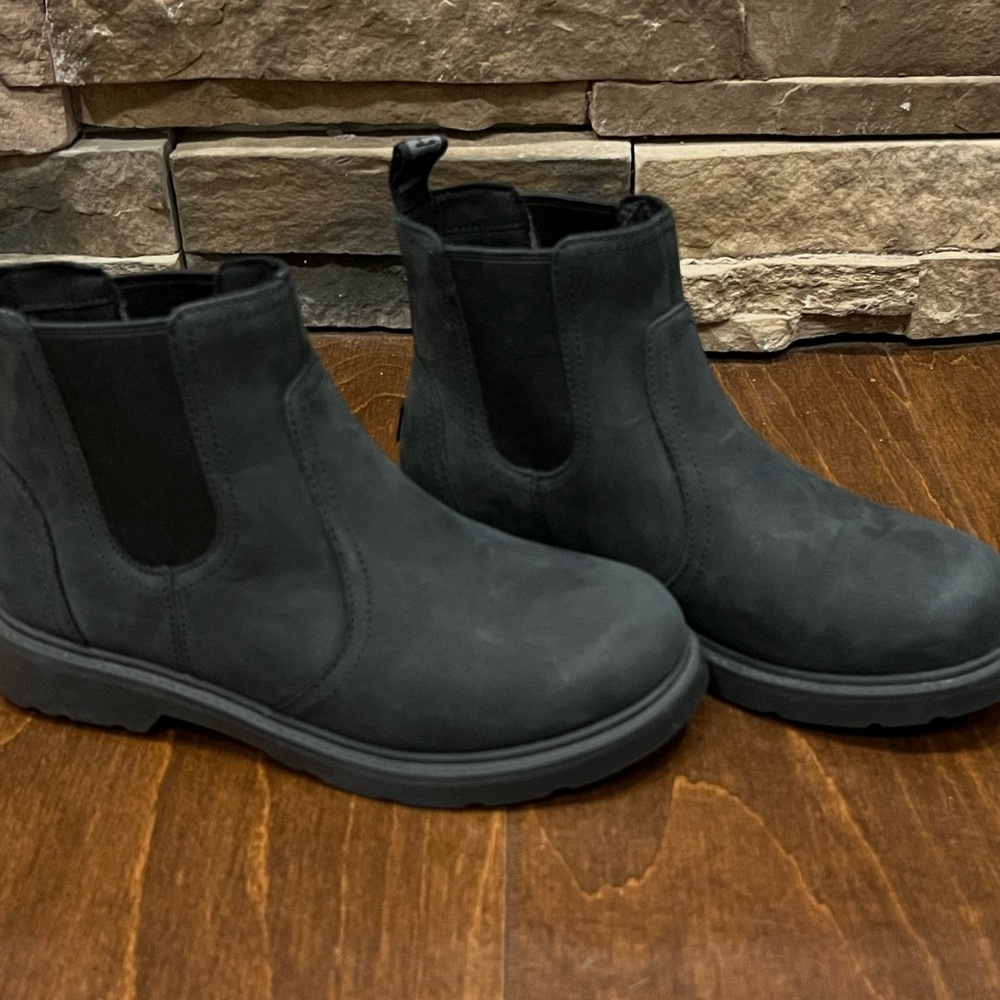 Ugg Bolden Kids Size 3 - New, Never Worn.